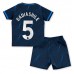 Chelsea Benoit Badiashile #5 Barnkläder Borta matchtröja till baby 2023-24 Kortärmad (+ Korta byxor) Billigt